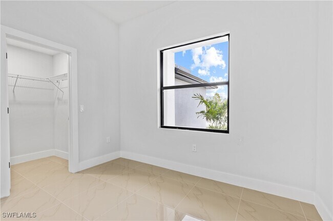 Photo - 452 Mercedes Ct