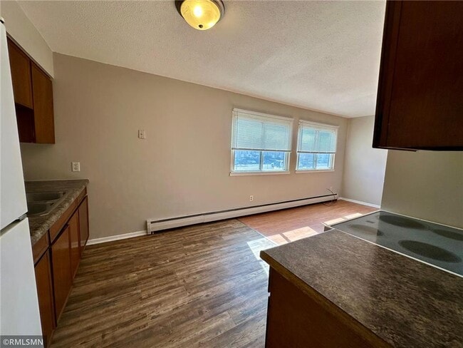 Photo - 1566 N Woodbridge St