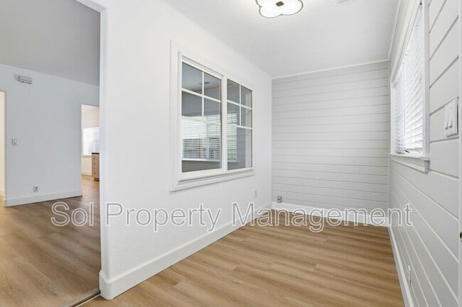 Photo - 2625 Howe St