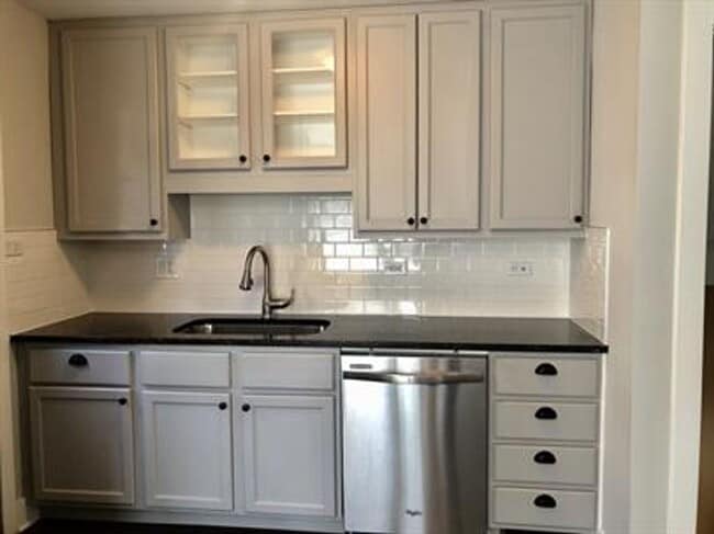 Photo - 4240-44 Gilbert Unit 4244