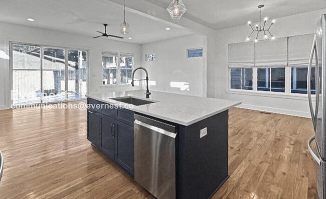 Photo - 113 Creighton Ave