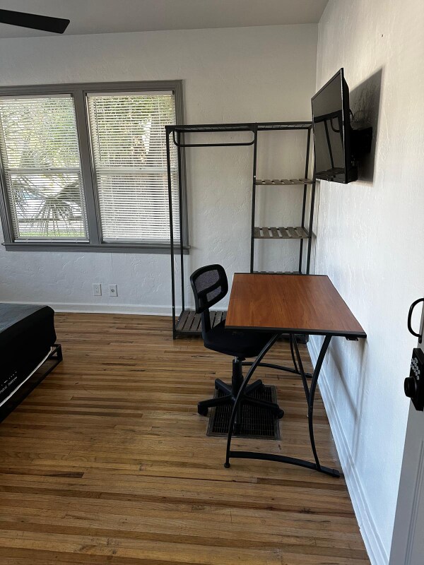 Photo - 2008 Page Ave