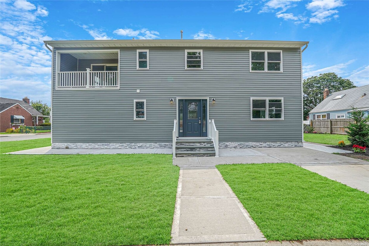 Photo - 16 Milton St (Hicksville, NY)