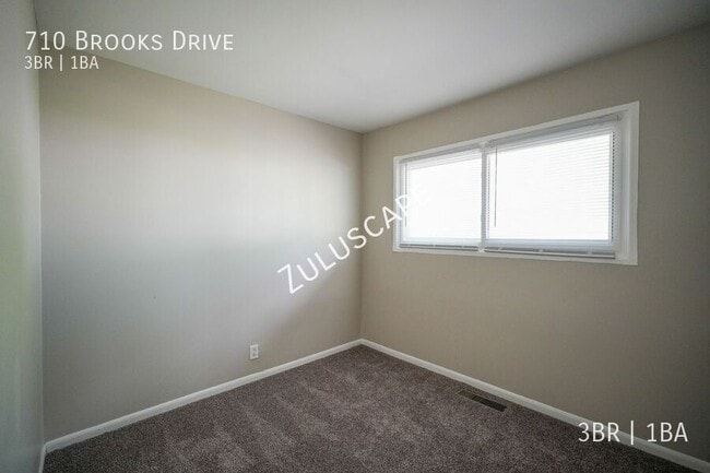 Photo - 710 Brooks Dr