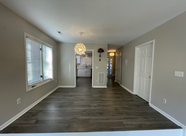 Dining Area - 4215 Sunshadow Ln