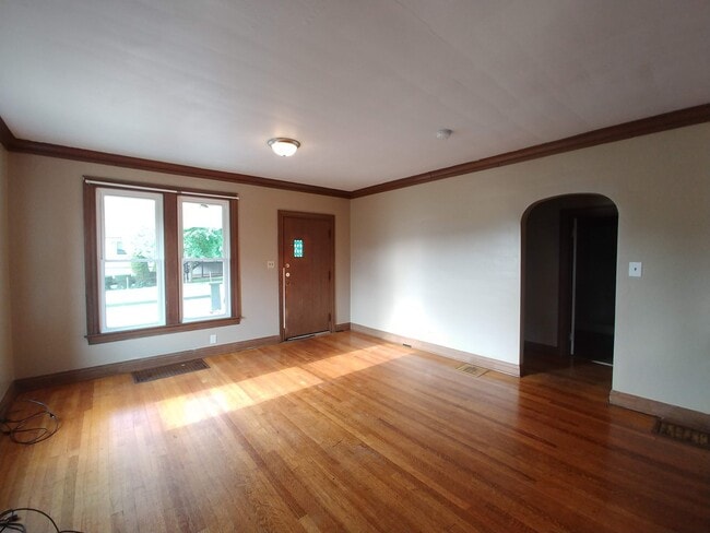 Photo - 311 E 10th St Unit 1