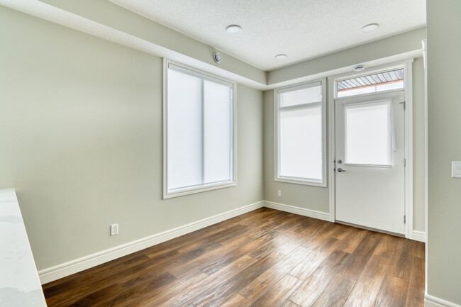 Photo - 10060-10046 46 St NE