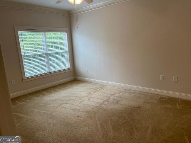 Photo - 3105 Village Blvd SE