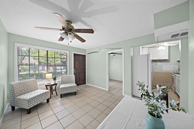 Building Photo - 3224 Timmons Ln Unit 135
