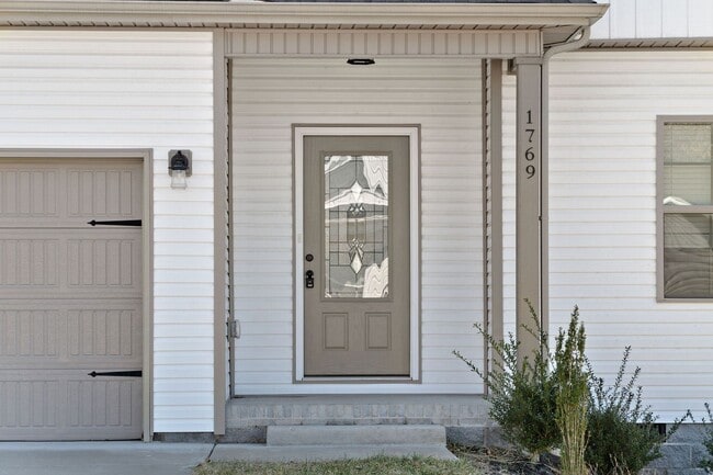 Photo - Pet Friendly Four Bedroom!