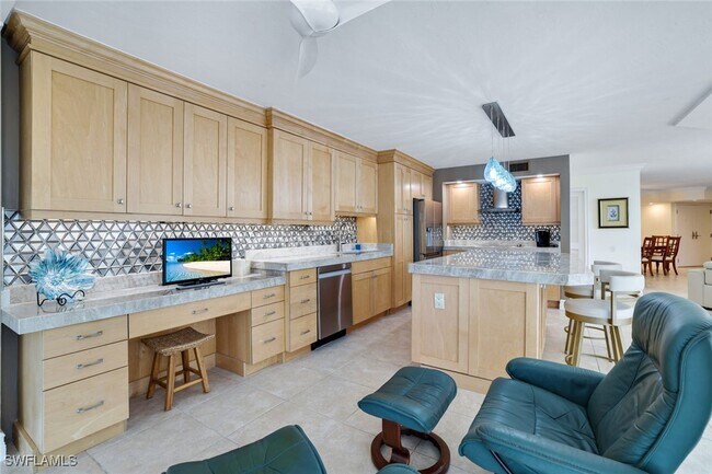 Photo - 4041 Gulf Shore Blvd N Unidad 802