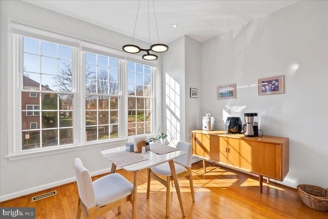 Photo - 2071 Van Tuyl Pl