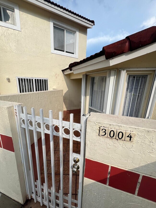 Photo - 3004 San Remo Cir Townhome