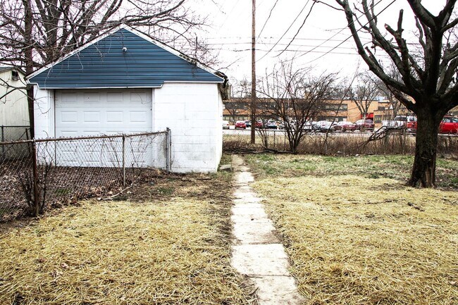 Photo - 3 Bedroom Home with Garage! Section 8 Acce...