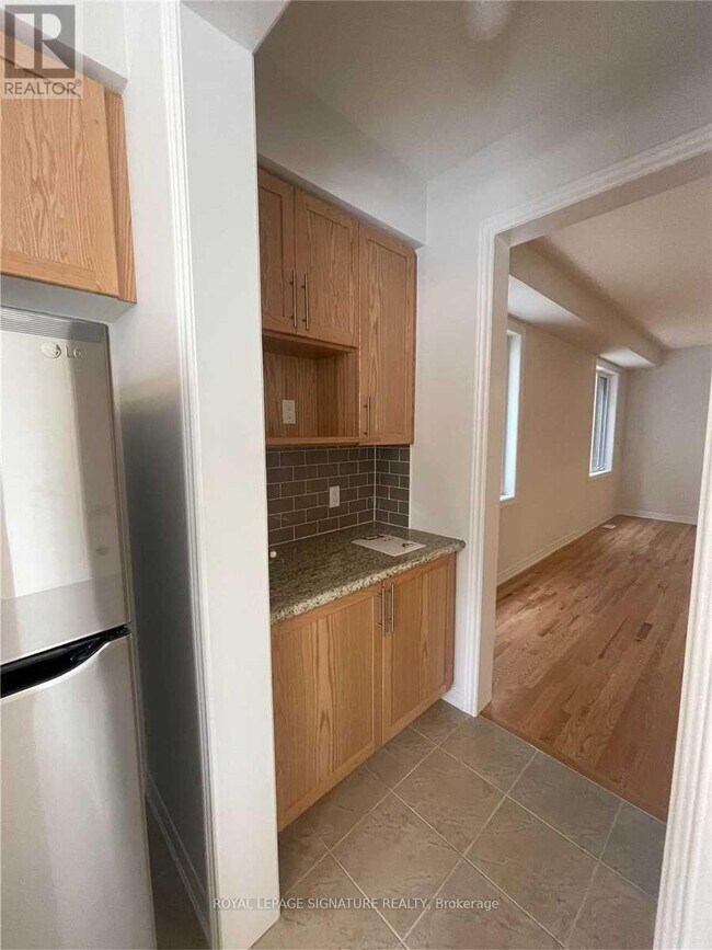 Photo - 404 Black Cherry Cres