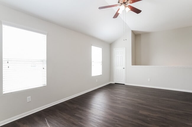 Photo - 17914 Seco Creek Ln