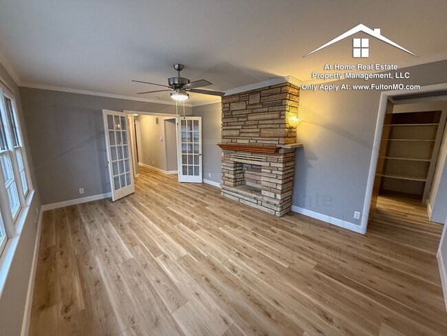 Photo - 1815 Fairground