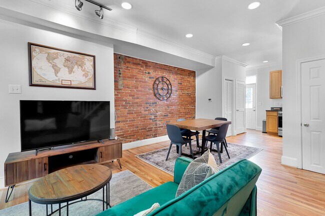 Photo - 1037 5th St NE Unit House