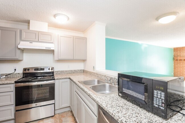 Charming 1-Bedroom Condo in Plaza de Monac... - Charming 1-Bedroom Condo in Plaza de Monac... Unit S109
