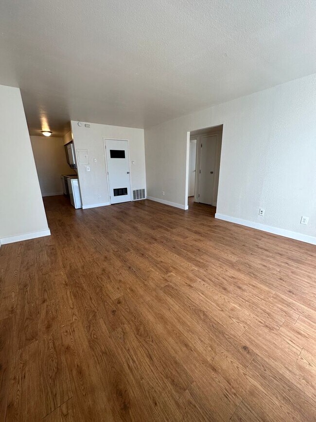 Photo - NShields636 (KC-LN) Unit 05