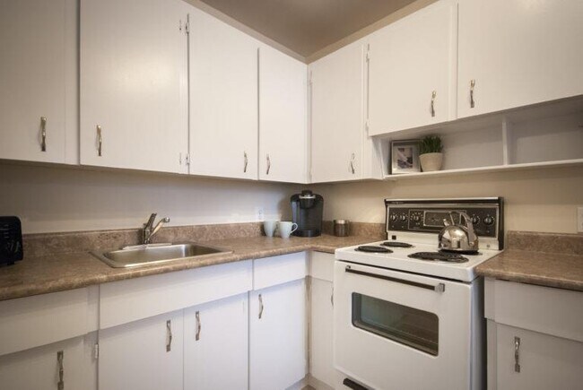 Photo - Queensbury Unit 857