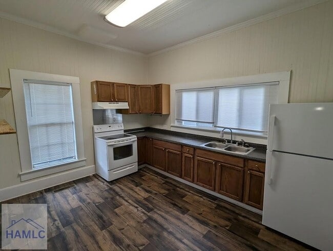 Photo - 414 N Caswell St