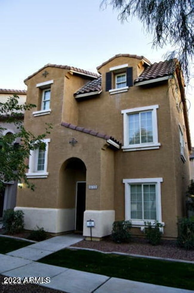 Building Photo - 5713 S 21st Pl