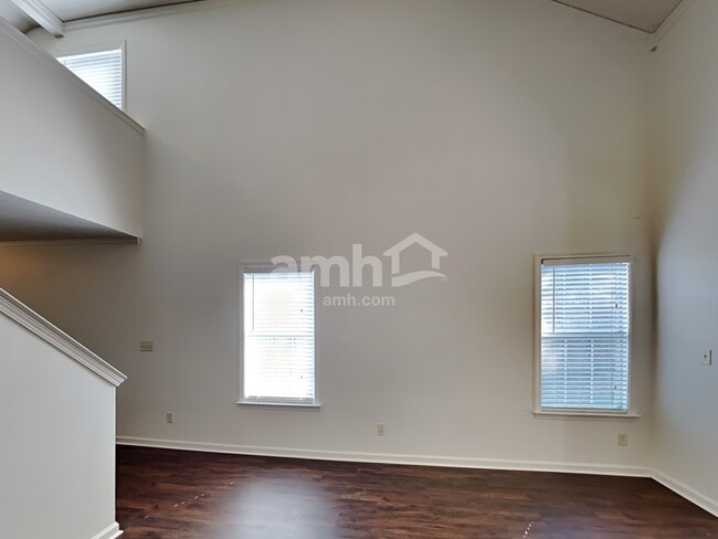 Photo - 6889 Show Boat Ln