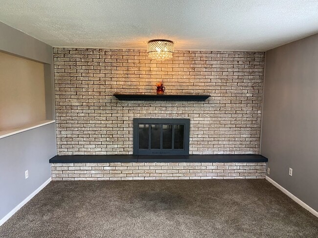 Photo - 3112-3114 Honeycutt Cir