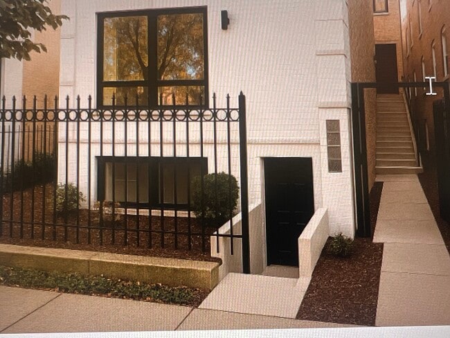 Building Photo - 1717 W Huron St Unit 1