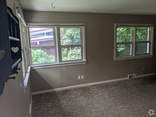 Building Photo - 414 S 12th Ave Rental