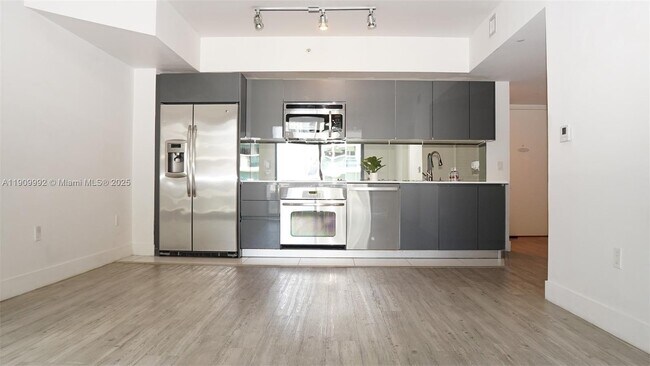 Photo - 31 SE 6th St Unit 1108