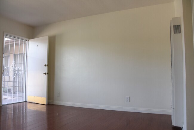 Living room - 372 E Orlando Way Unit 6