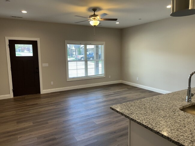 Photo - 1 BD 1BA APARTMENT FOR RENT IN CYPRESS RIDGE