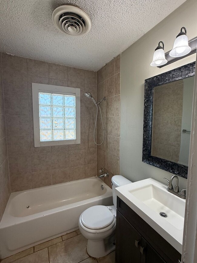 Photo - 2613 40th St