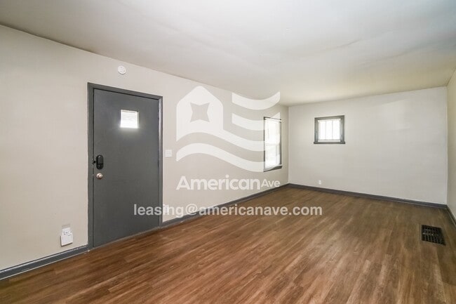 Photo - 1937 N Parker Ave
