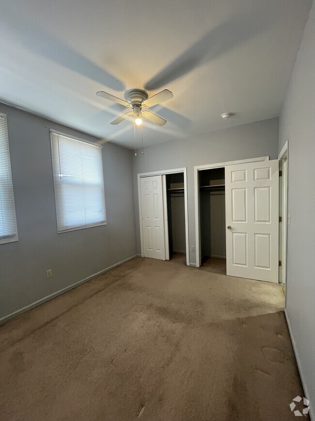 Building Photo - 51 E 21st St Unit 1 first floor Rental