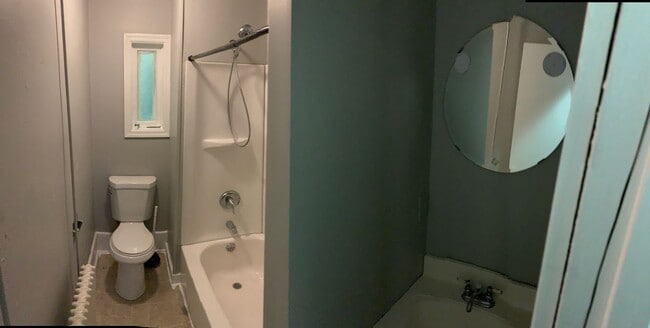 123 W Franklin St Unidad Upper Apartment
