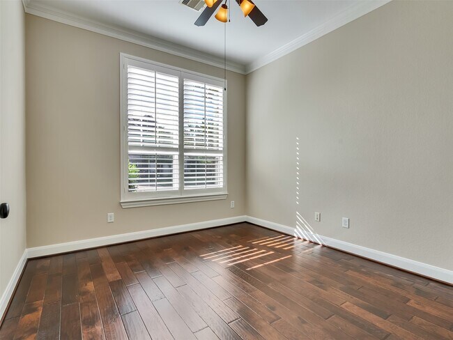 Photo - 5342 Tyler Park Ln