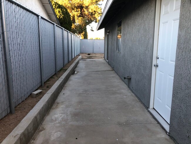 Photo - 14025 Smoketree St Unit D