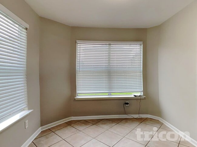 Photo - 415 Remington Creek Dr