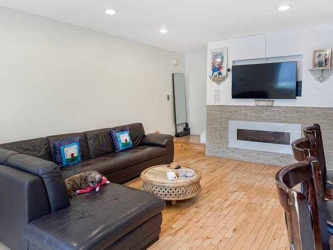 Photo - 204 Inverrary Ln