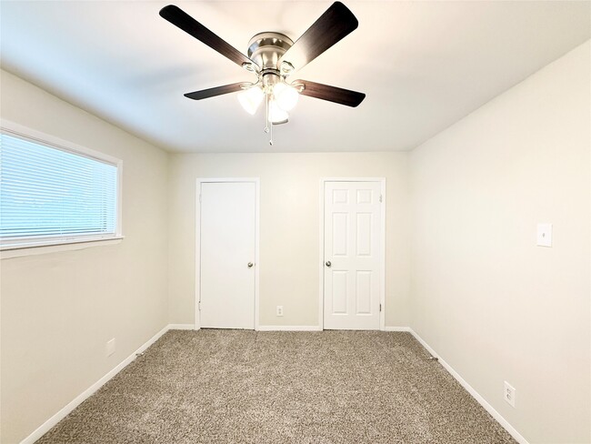 Building Photo - 3629 N MacGregor Way Unit False