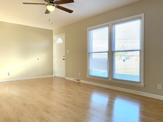 Photo - 498 Bunker Hill Rd