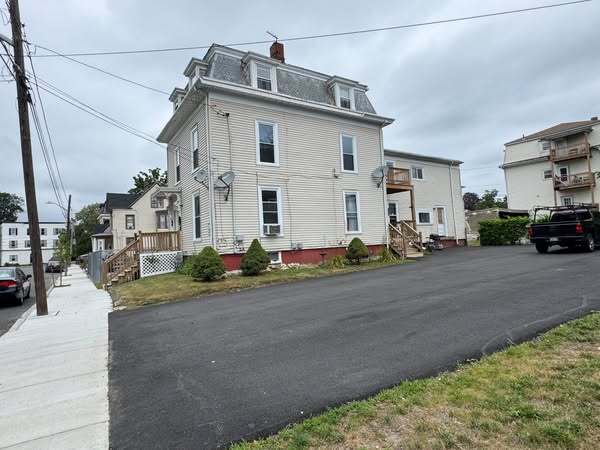 127 Portland St Unidad 2