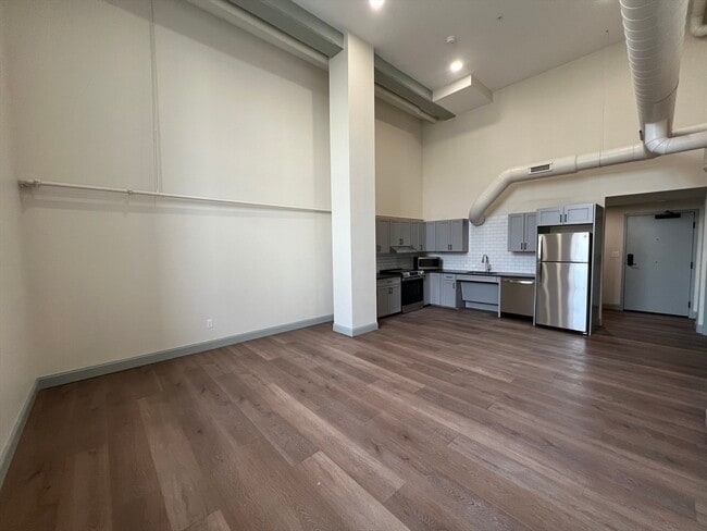 Photo - 160 Seabury St Unit 24