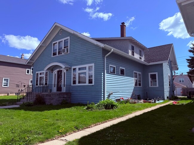 Building Photo - 1527 Hayes Avenue