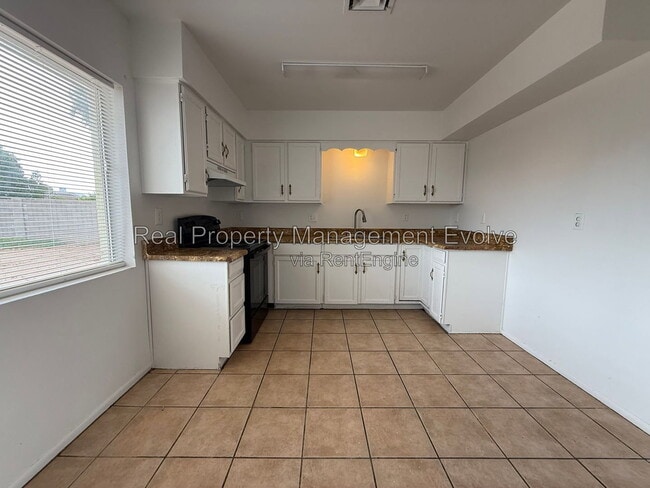 Photo - 9248 W Mescal St