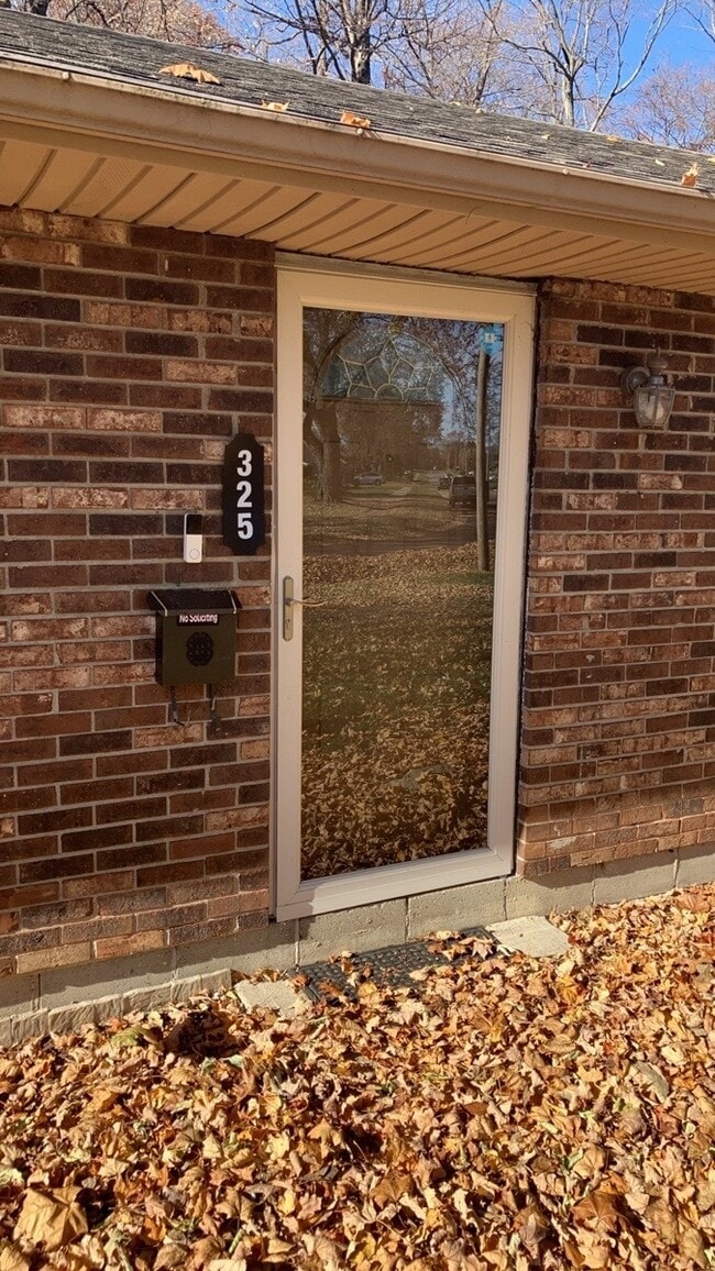 Photo - 325 Halifax Dr