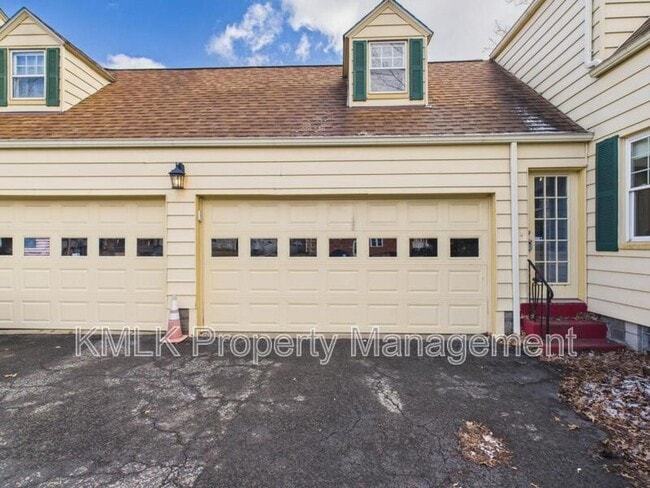Photo - 407 Washington St NE